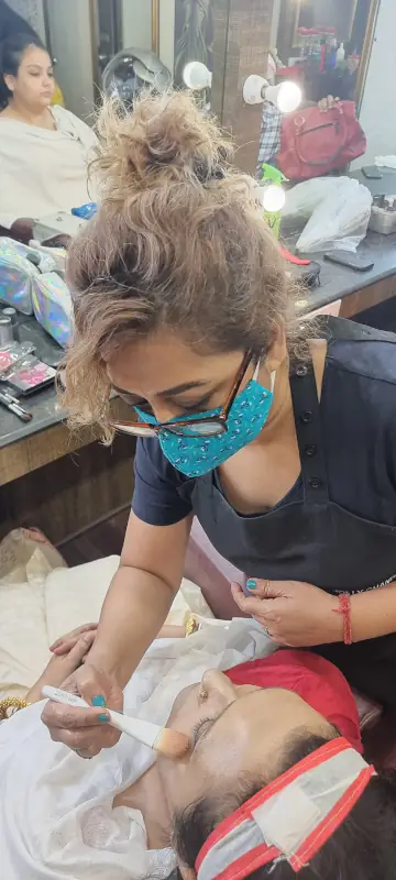 Professional bridal and party makeup services